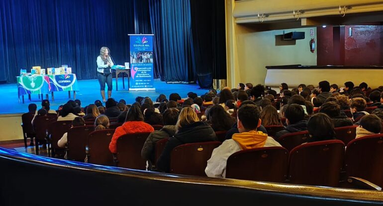 Encuentro con Helen Velando